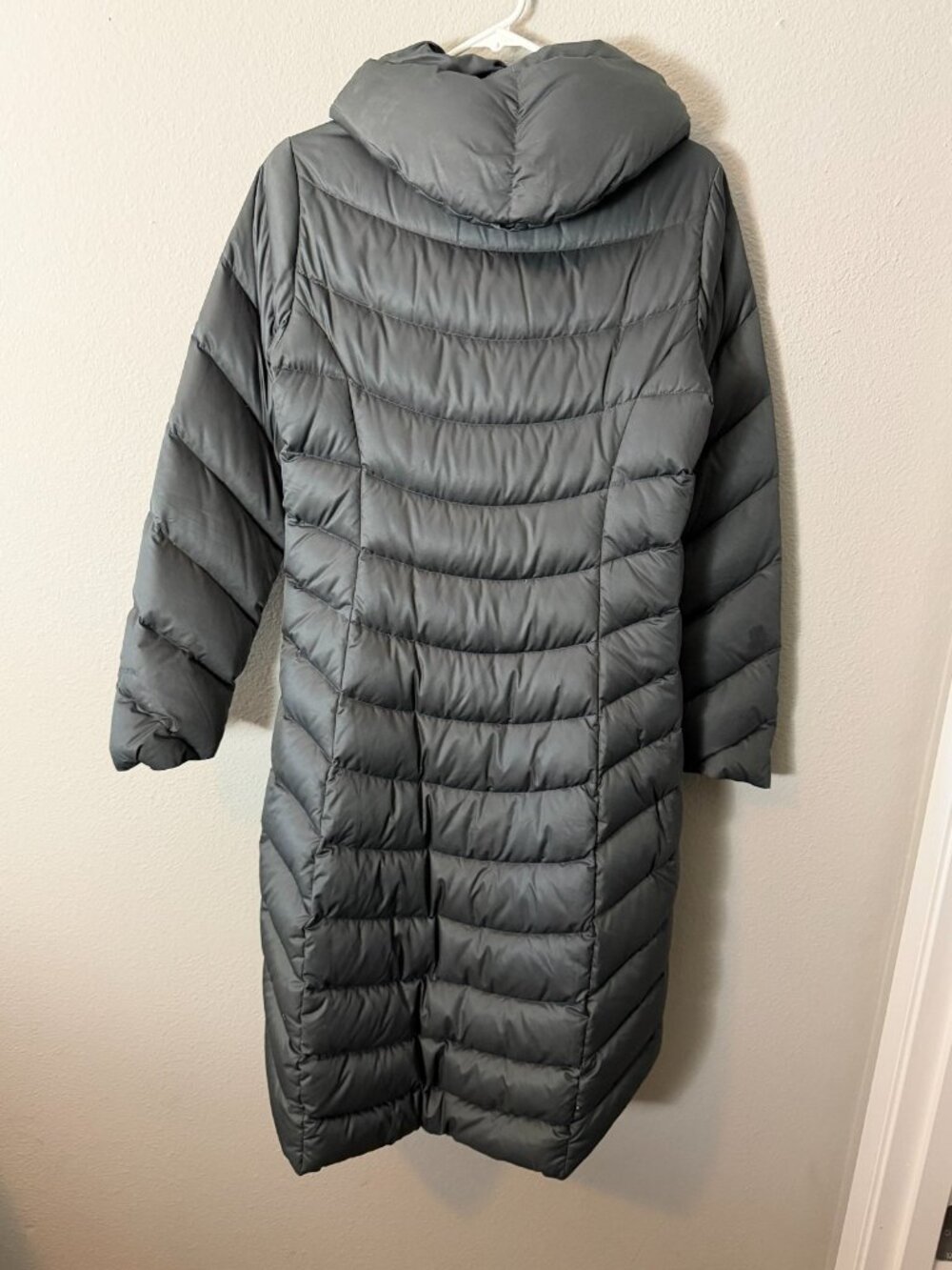 Patagonia Downtown Hooded Goose Down Long Parka Jacket Women’s size S Black - Picture 6 of 6